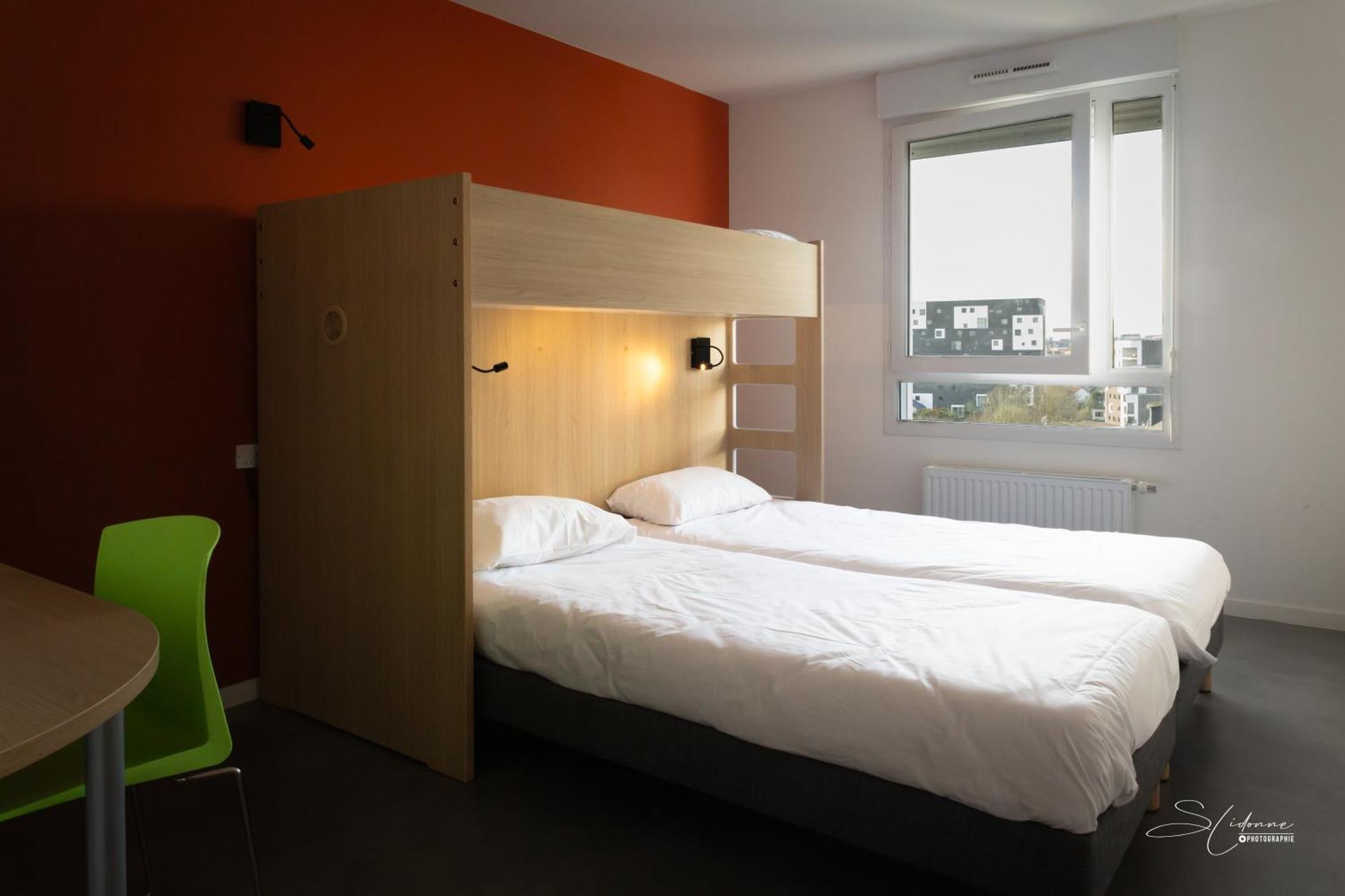 Cis Le Spot Hostel *
