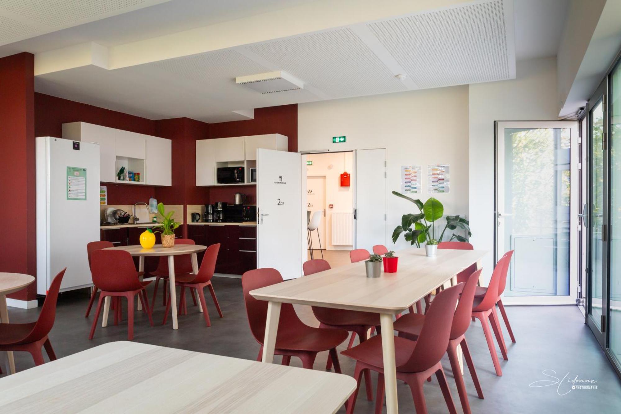 Cis Le Spot Hostel